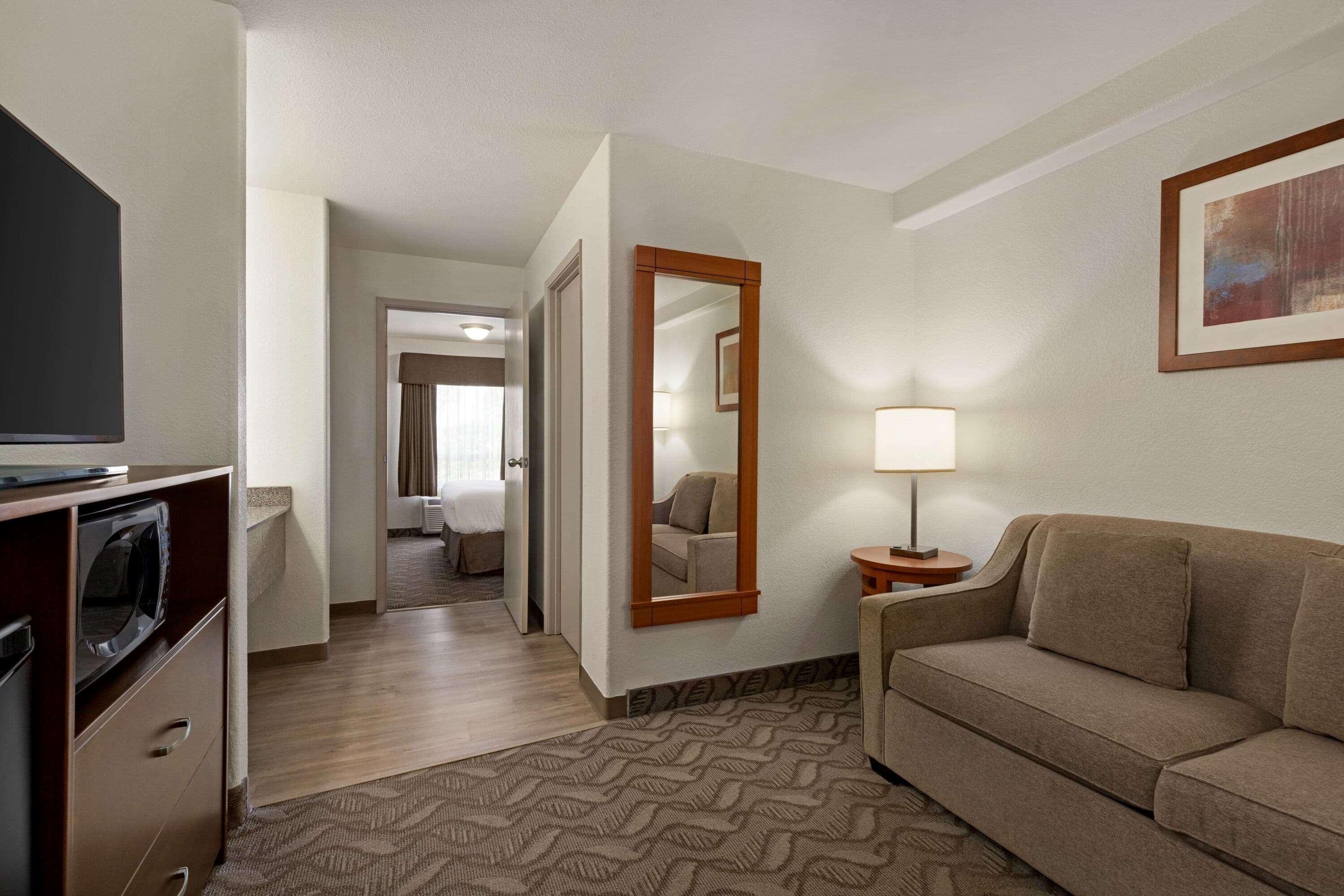Super 8 By Wyndham Calgary Shawnessy Area Hotel Exterior photo