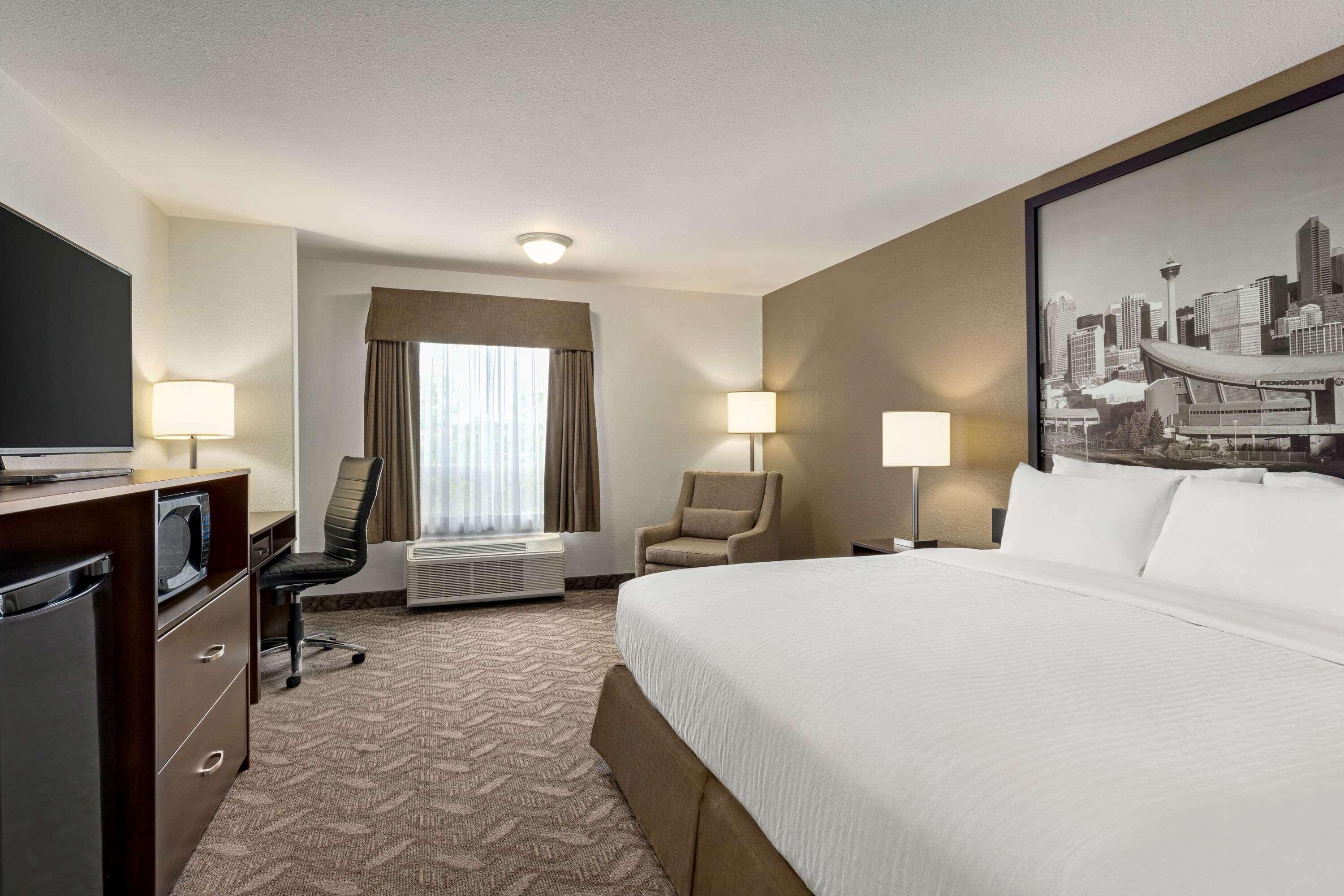 Super 8 By Wyndham Calgary Shawnessy Area Hotel Exterior photo