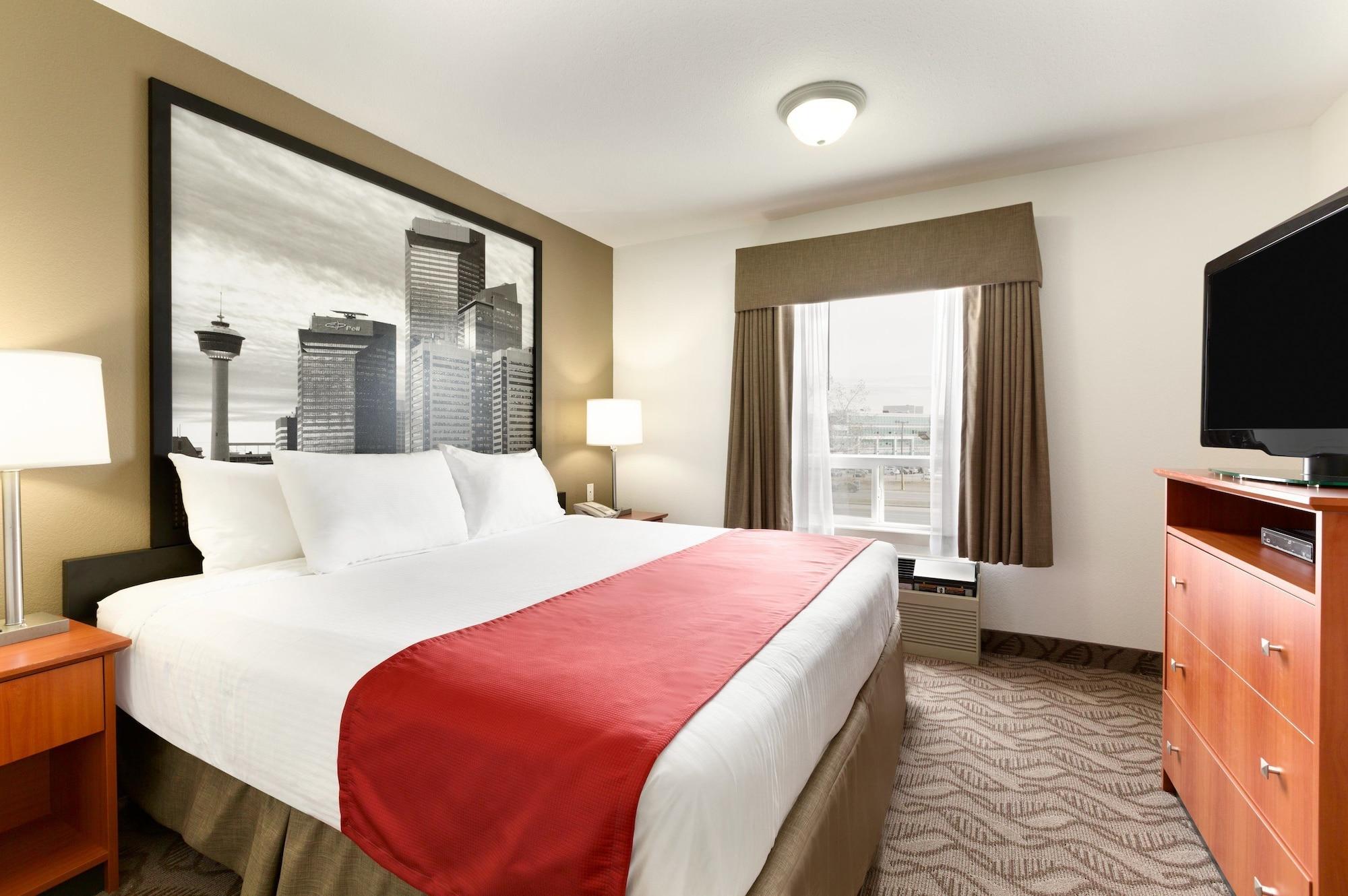 Super 8 By Wyndham Calgary Shawnessy Area Hotel Exterior photo